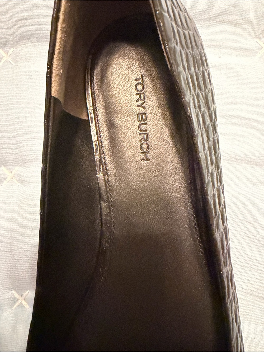 Tory Burch Black Croc-Embossed Patent Logo Ballet Flats - Picture 2 of 5